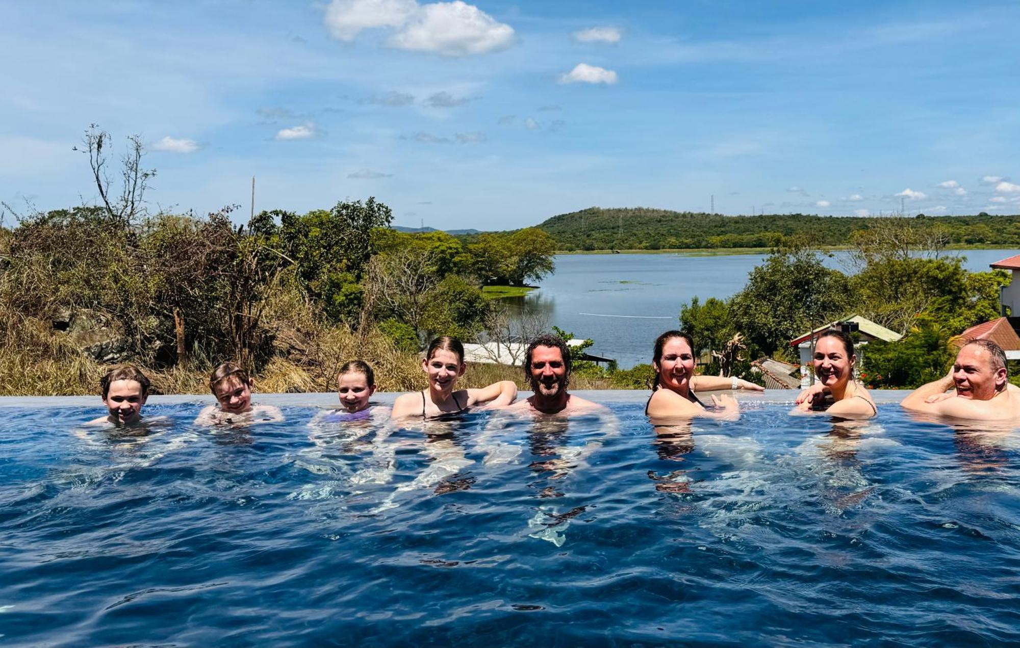 Sundown Lake Hotel & Spa Habarana Exterior photo
